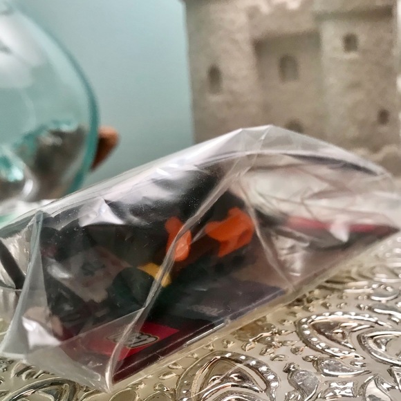 Lot LEGO Ninjago 70599 Minifigures Accessories Only No Building Set - Picture 7 of 8